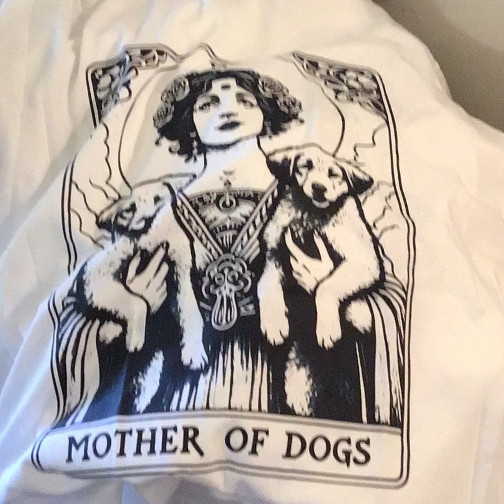 NEW! 2 left ! Mother of Dogs' Graphic T-Shirt - Picture 2 of 2